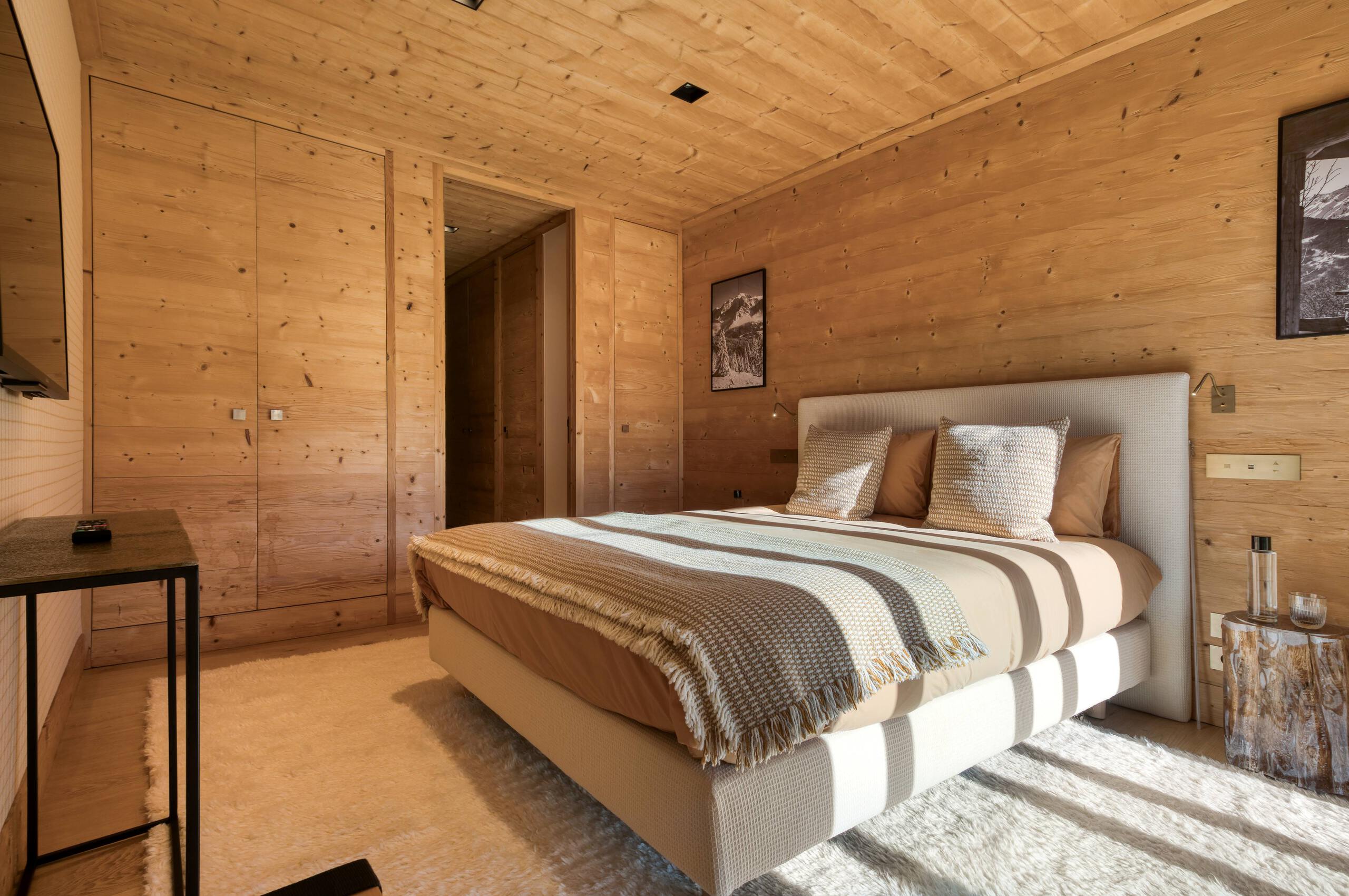 Chalet-atina-bedroom-tranquil-modern-alpine-design-luxury-property-megeve-mont-d'arbois