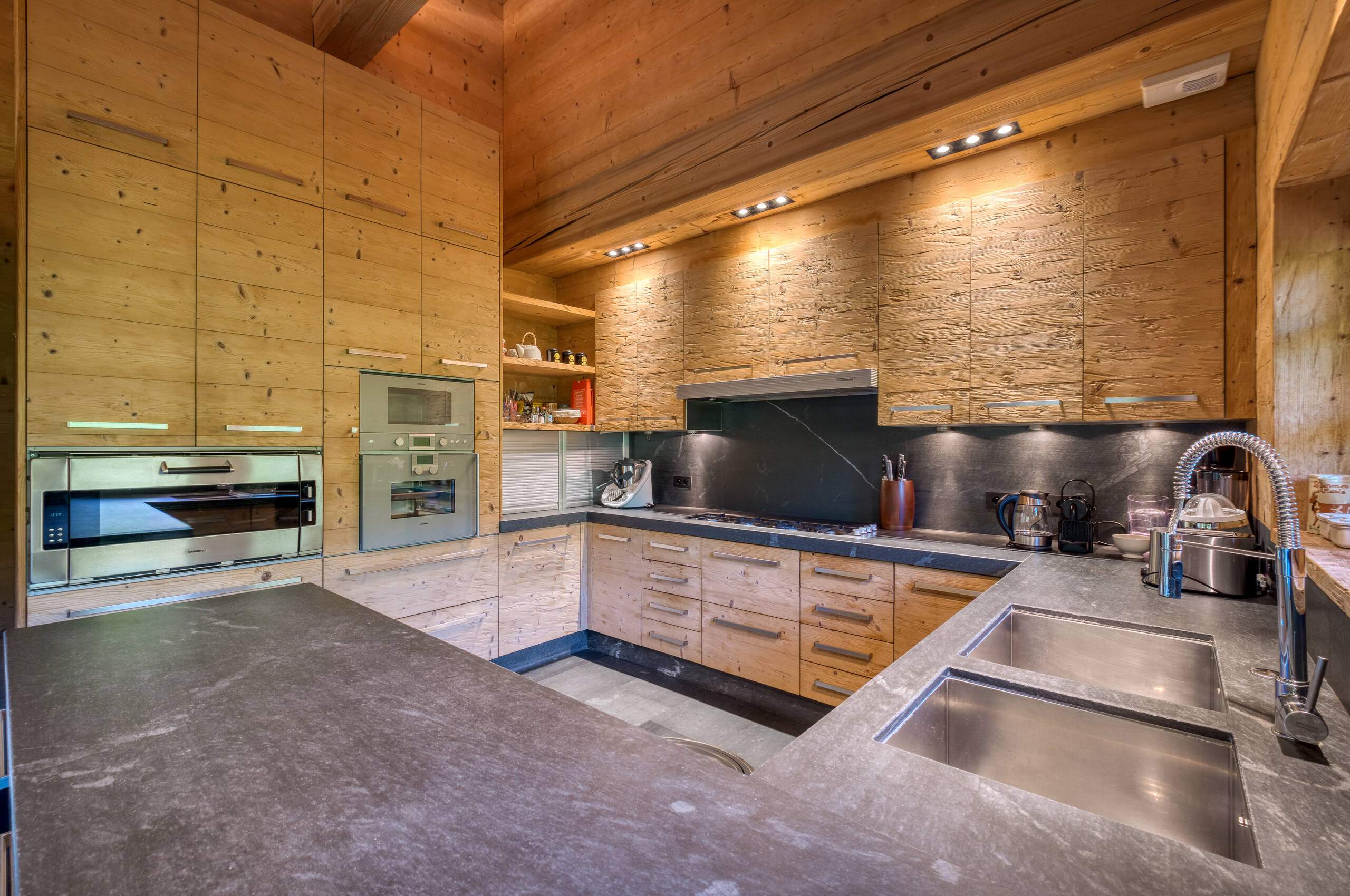 Chalet-atina-kitchen-sleek-spacious-modern-design-fully-equipped-luxury-megeve-mont-d'arbois