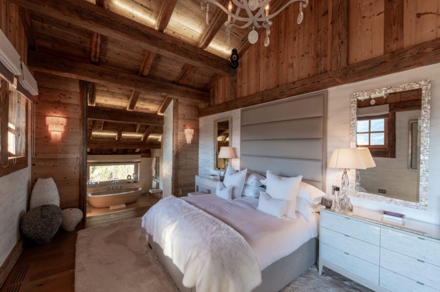 chalet-aliah-bedroom-elegant-alpine-interior-ensuite-bathroom-luxury-rental-retreat-megeve