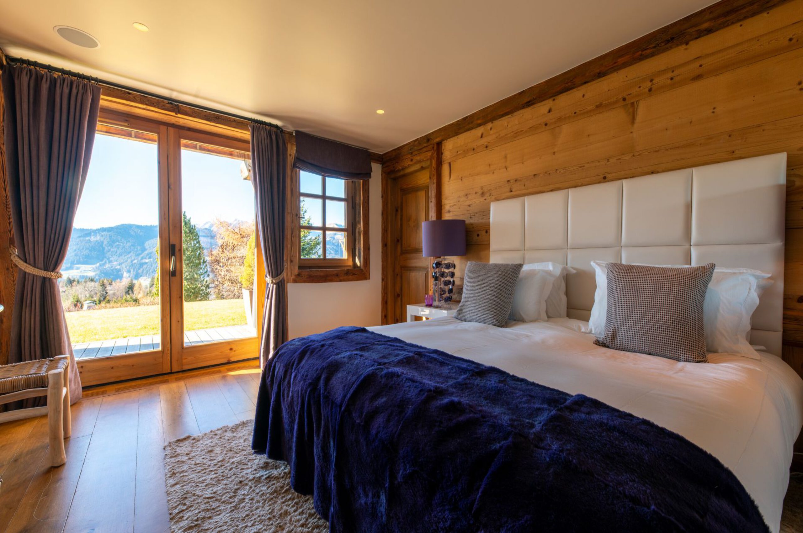 chalet-aliah-bedroom-garden-traditional-alpine-design-luxury-megeve