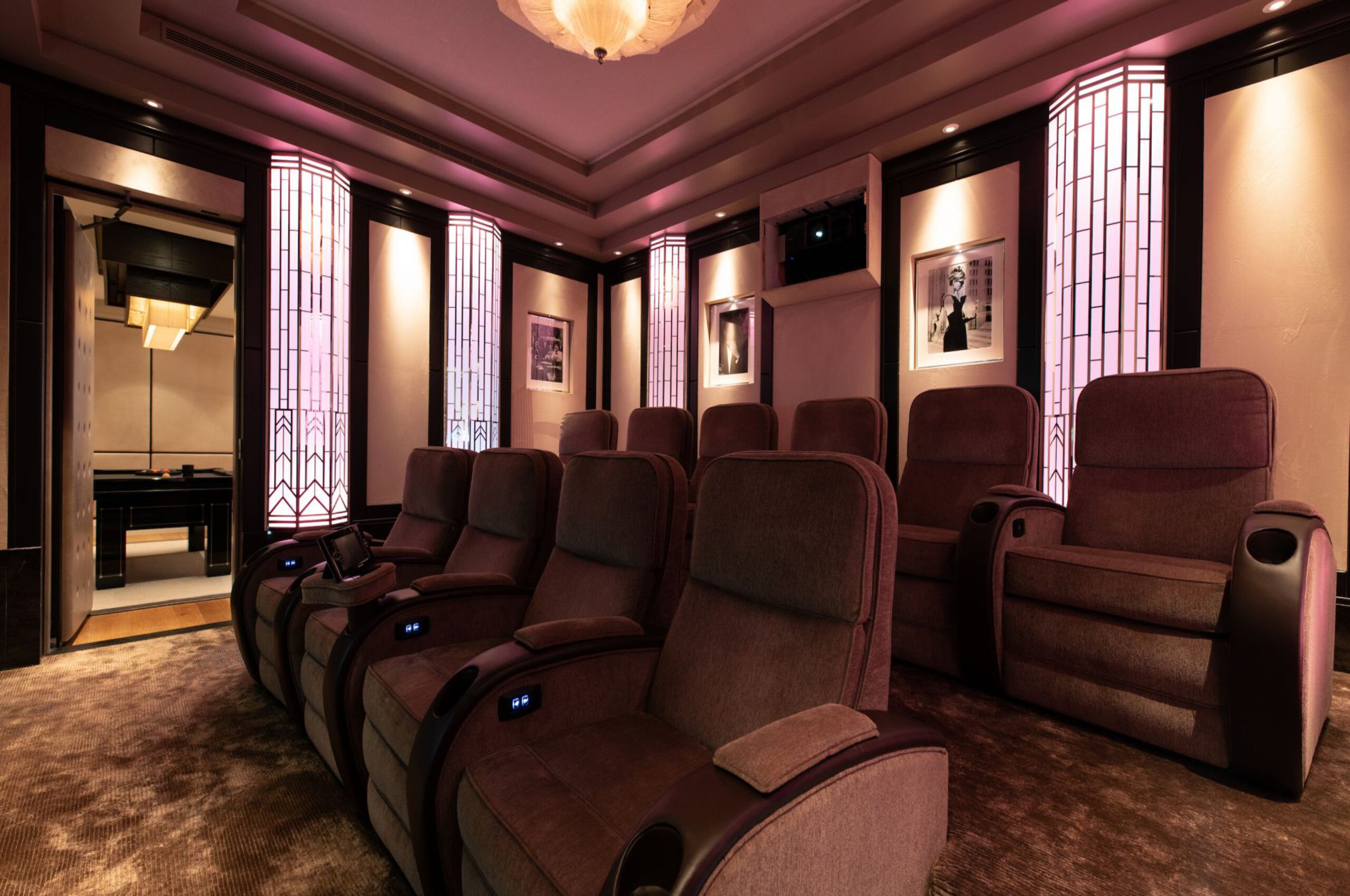 chalet-aliah-cinemaroom-film-hosting-entertainment-family-friendly-luxury-rental-retreat-megeve