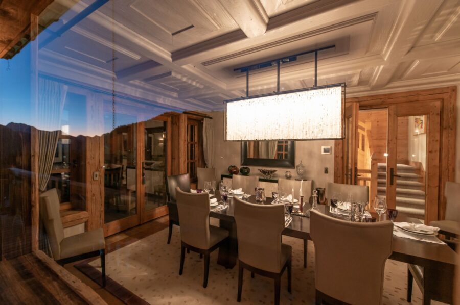 chalet-aliah-diningroom-interior-elegant-alpine-design-luxury-rental-retreat-megeve