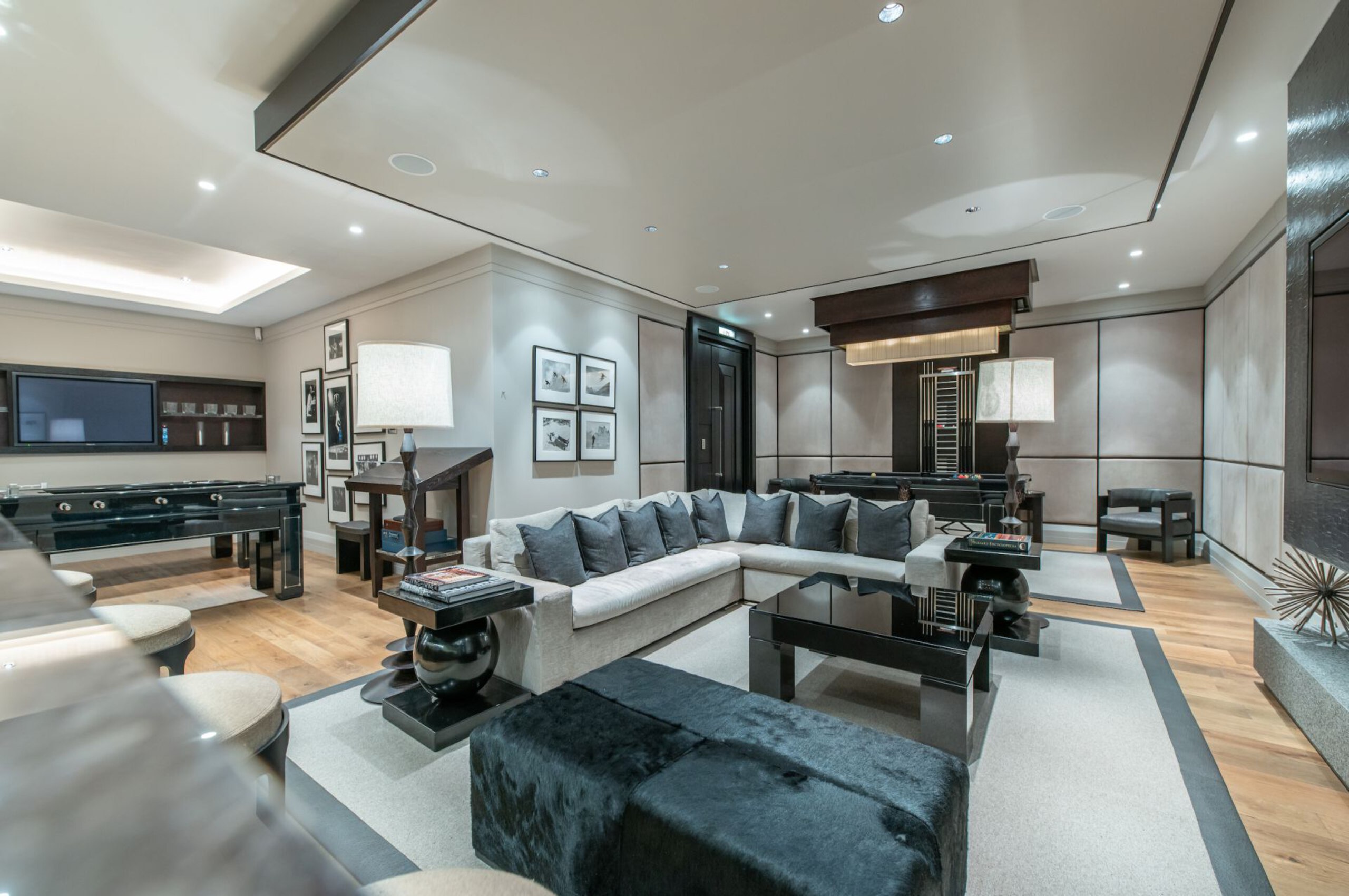 chalet-aliah-lounge-gamesroom-bar-luxury-modern-stylish-design-megeve