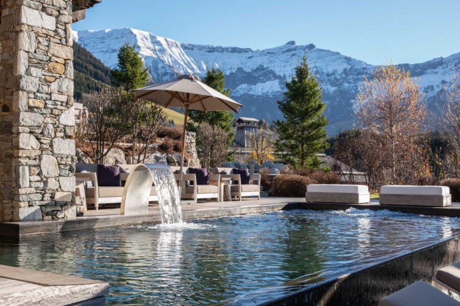 chalet-aliah-outdoorpool-mountain-views-garden-outdoor-seating-luxury-rental-retreat-megeve