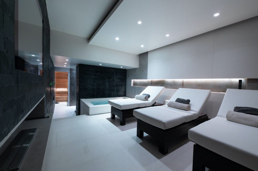 chalet-aliah-relaxation-area-jacuzzi-spa-wellness-luxury-rental-retreat-megeve