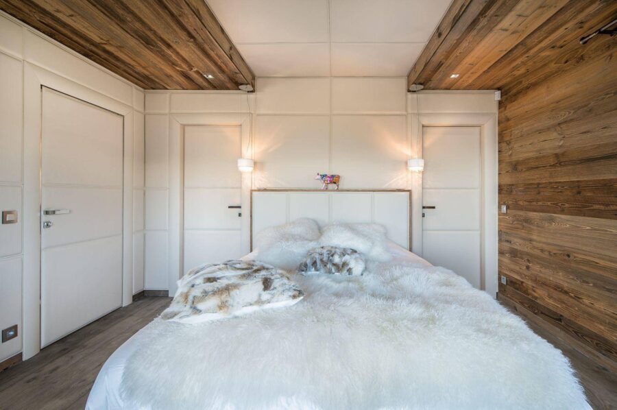 chalet-araceli-bedroom-modern-luxury-alpine-interior-design-megeve-princesse