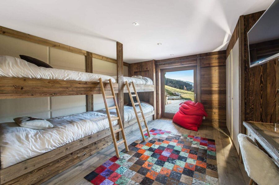 chalet-araceli-childrens-bunkroom-bedroom-family-kids-fun-entertainment-enchanting-luxury-design-megeve-princesse