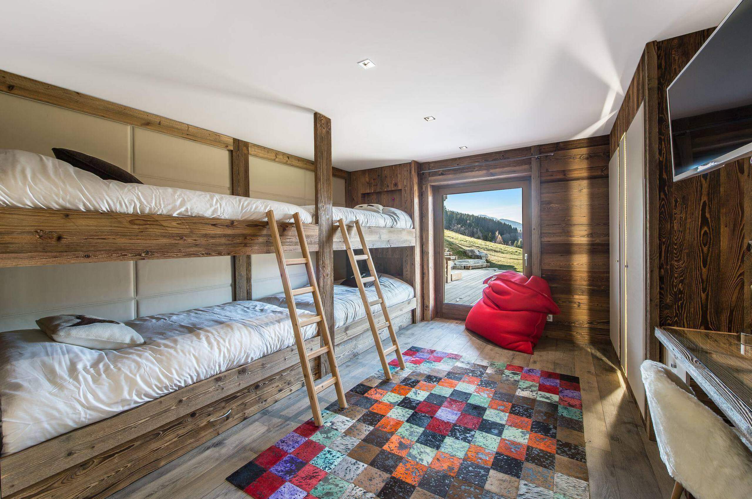 chalet-araceli-childrens-bunkroom-bedroom-family-kids-fun-entertainment-enchanting-luxury-design-megeve-princesse