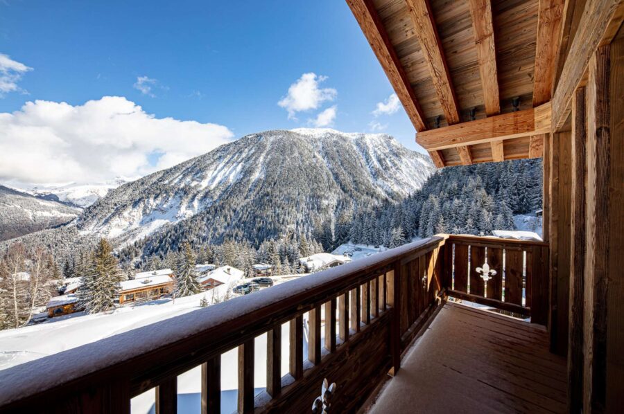 chalet-avery-balcony-terrace-stunning-mountain-views-primelocation-luxury-rental-retreat-courchevel1650