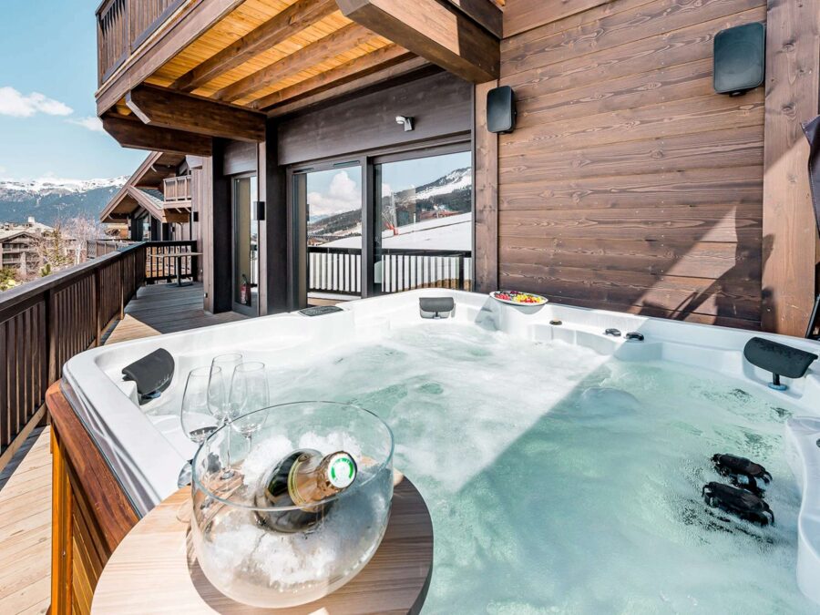 chalet-bea-balcony-jacuzzi-hottub-mountain-views-luxury-rental-retreat-courchevel1650