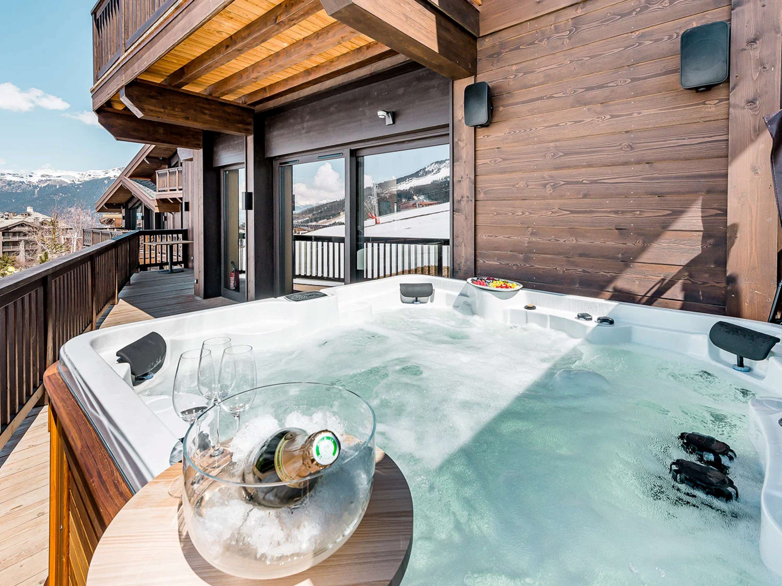 chalet-bea-balcony-jacuzzi-hottub-mountain-views-luxury-rental-retreat-courchevel1650
