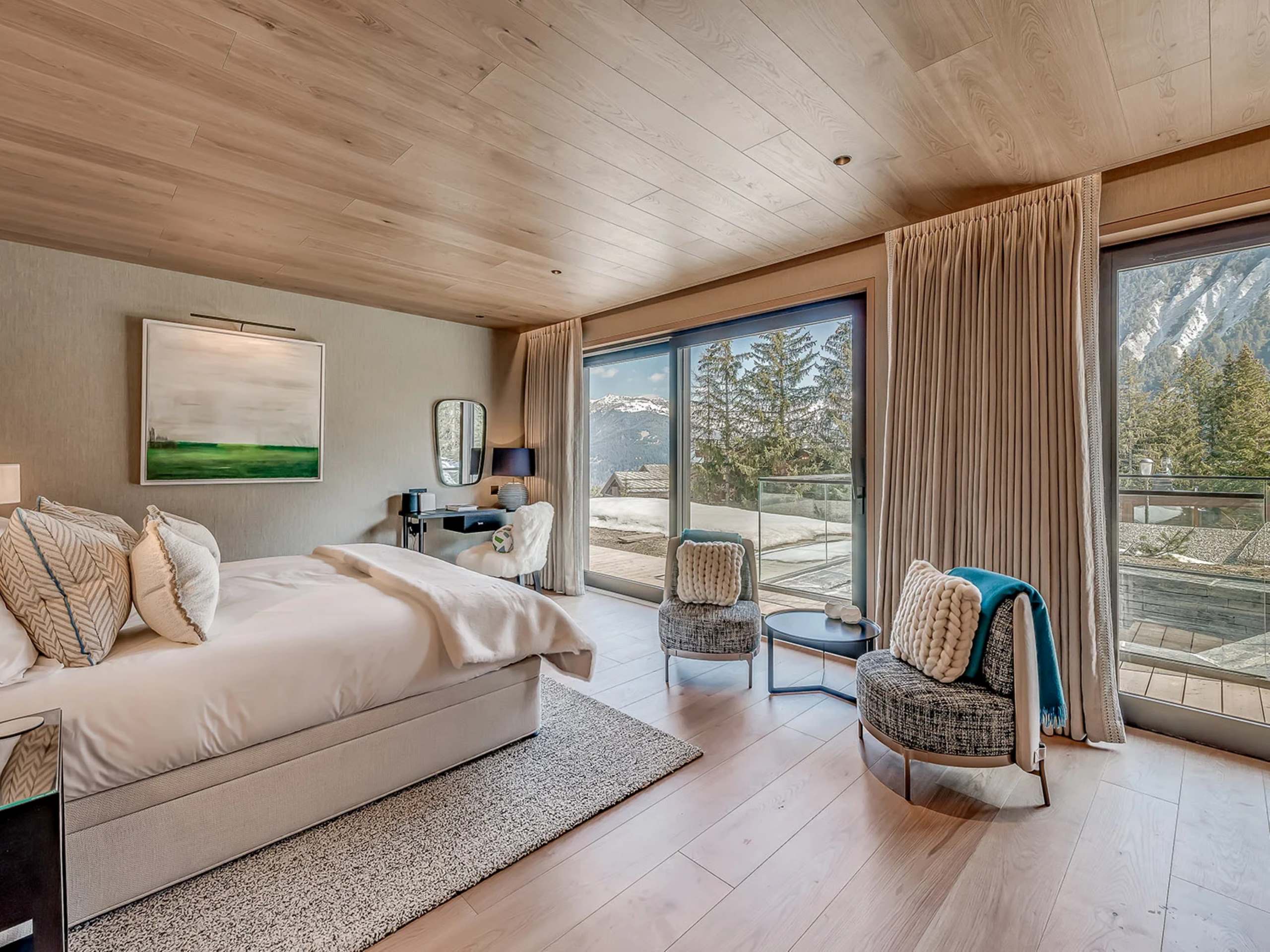 chalet-bea-bedroom-mountain-views-spacious-modern-elegant-interior-luxury-courchevel1650