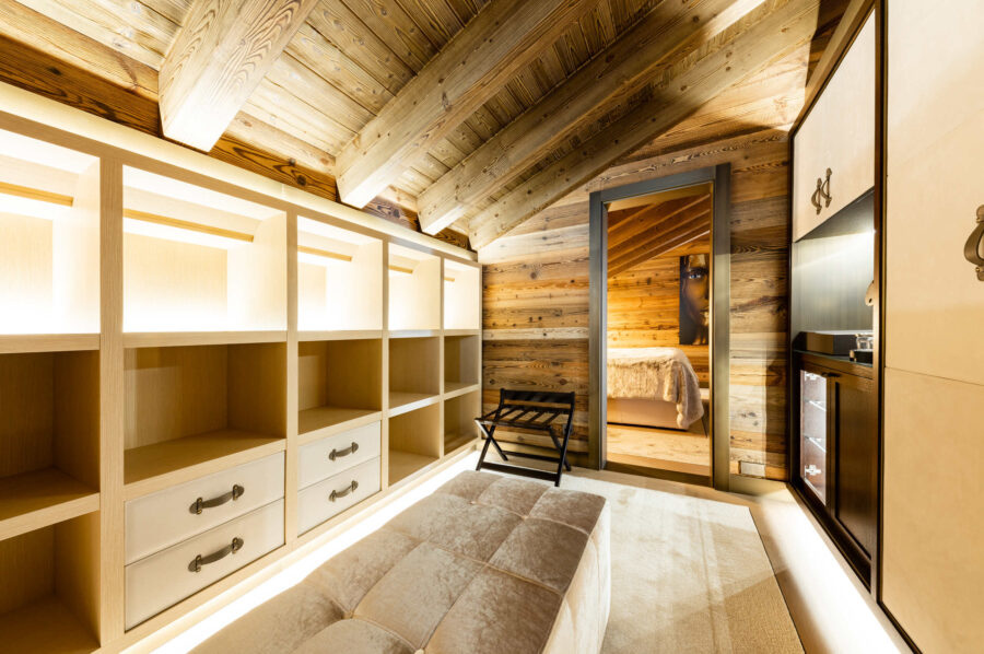 chalet-criselda-dressingroom-wardrobe-modern-luxury-alpine-design-crans-montana