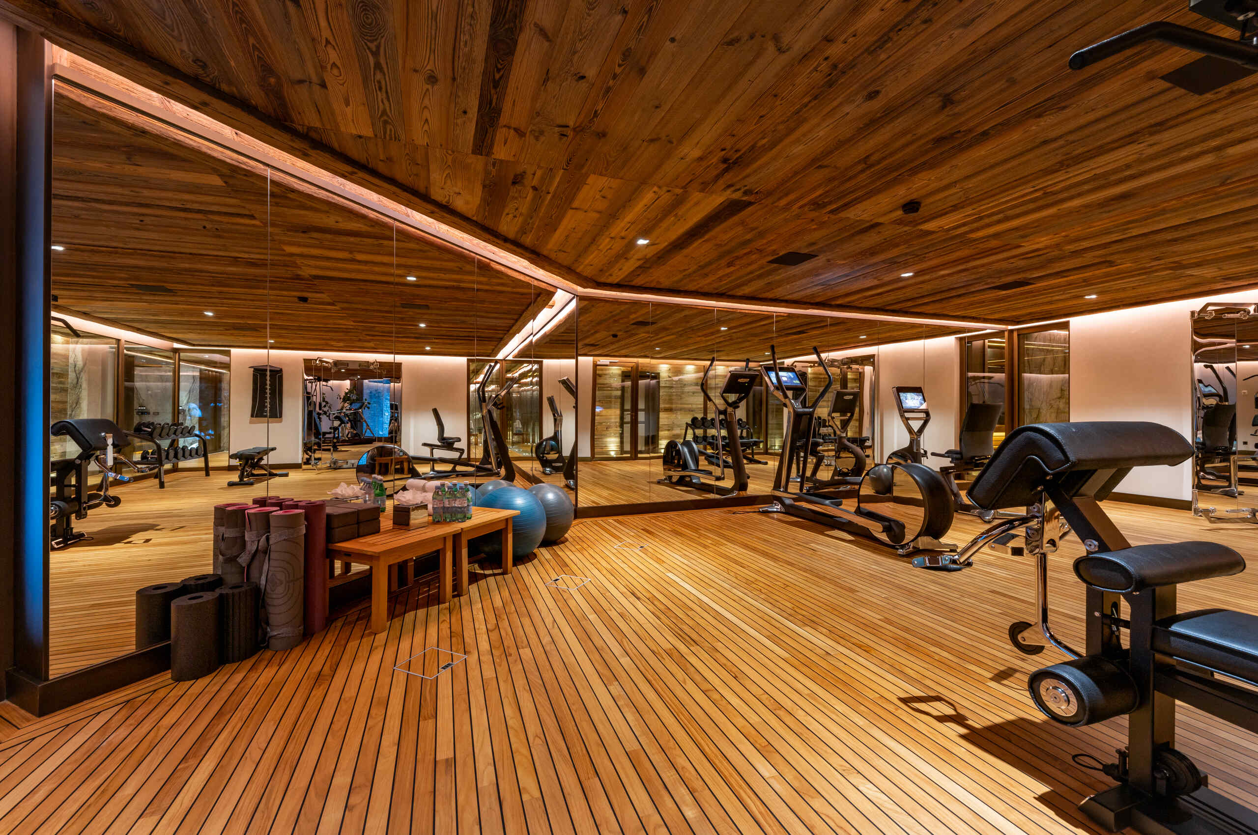 chalet-croia-gym-fitness-wellness-workout-luxury-retreat-crans-montana
