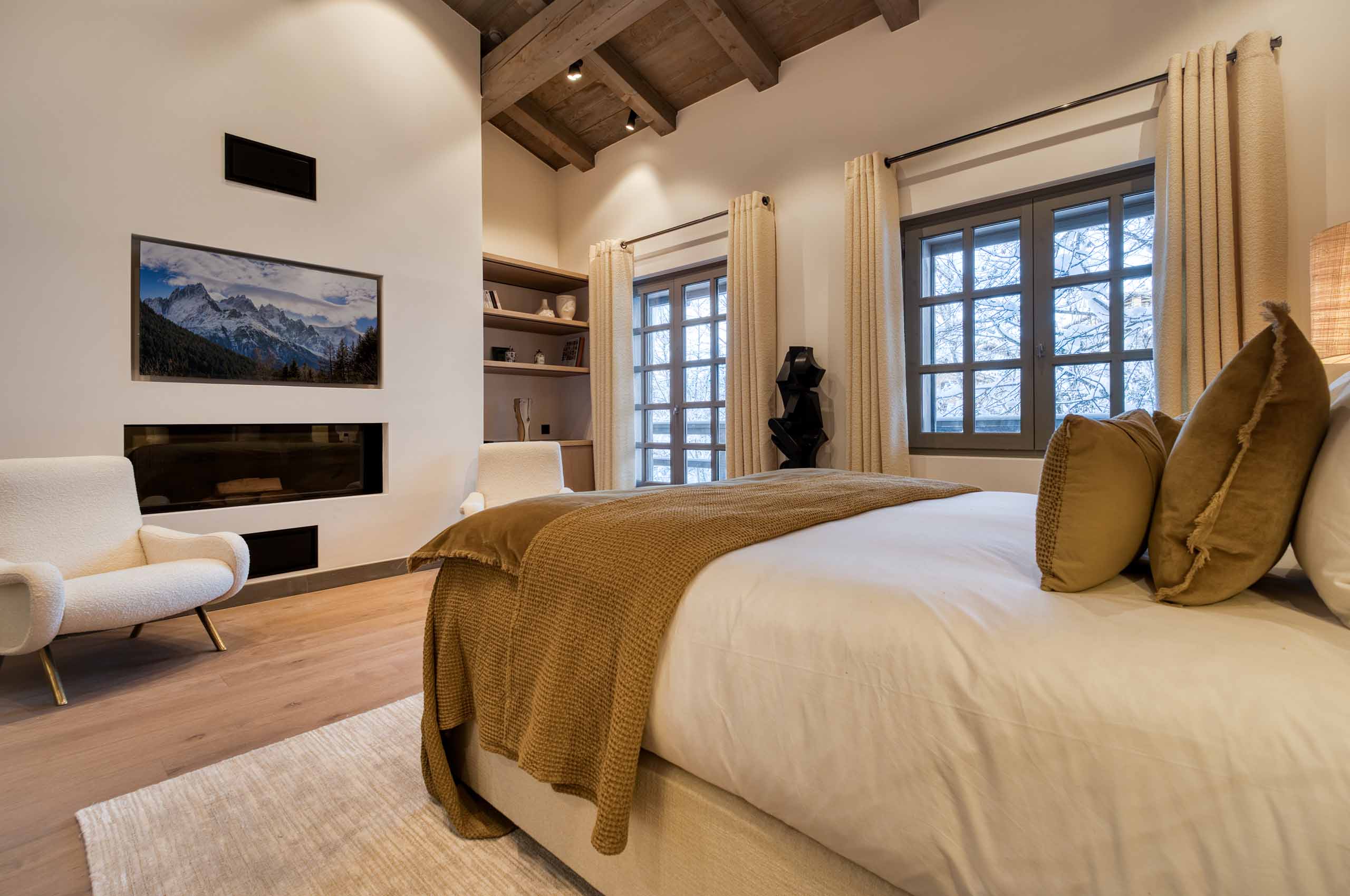 chalet-dala-bedroom-modern-elegant-stylish-interior-luxury-property-megeve