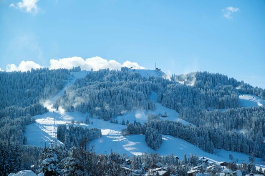 chalet-dala-exterior-landscape-mountainview-skisloped-primelocation-natural-beauty-snow-megeve