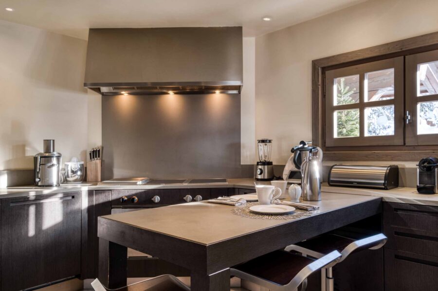 chalet-dala-kitchen-sleek-modern-design-luxury-megeve