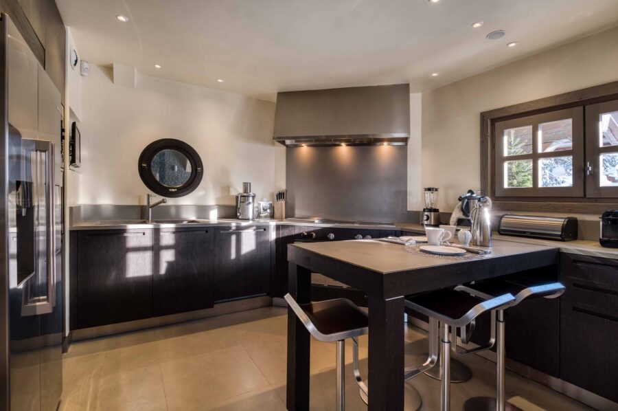chalet-dala-kitchen-sleek-modern-elegant-design-luxury-rental-megeve