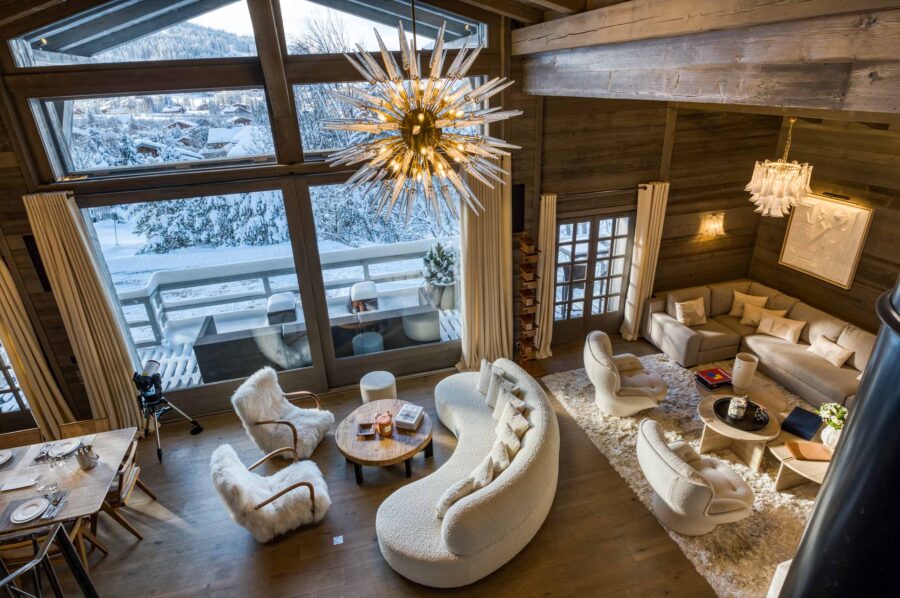 chalet-dala-mainpage-luxury-livingroom-openplan-mountainviews-elegant-modern-alpine-interiors-megeve