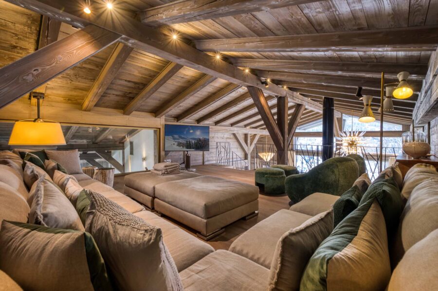 chalet-dala-tvlounge-cosy-cinema-hosting-entertainment-modern-elegant-luxury-alpine-design-megeve