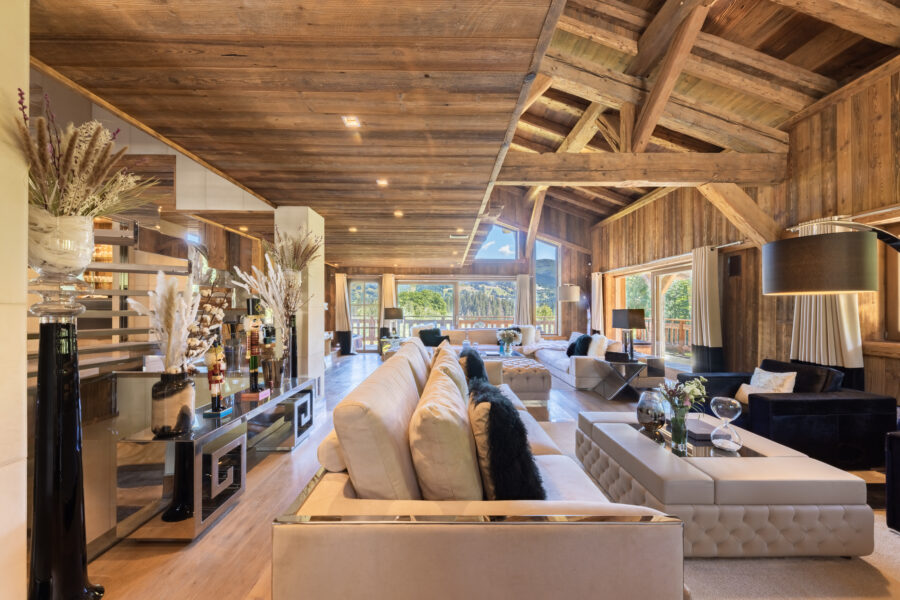 chalet-deuce-livingroom-openplan-lounge-mountainview-modern-alpine-elegance-luxury-interiordesign-megeve