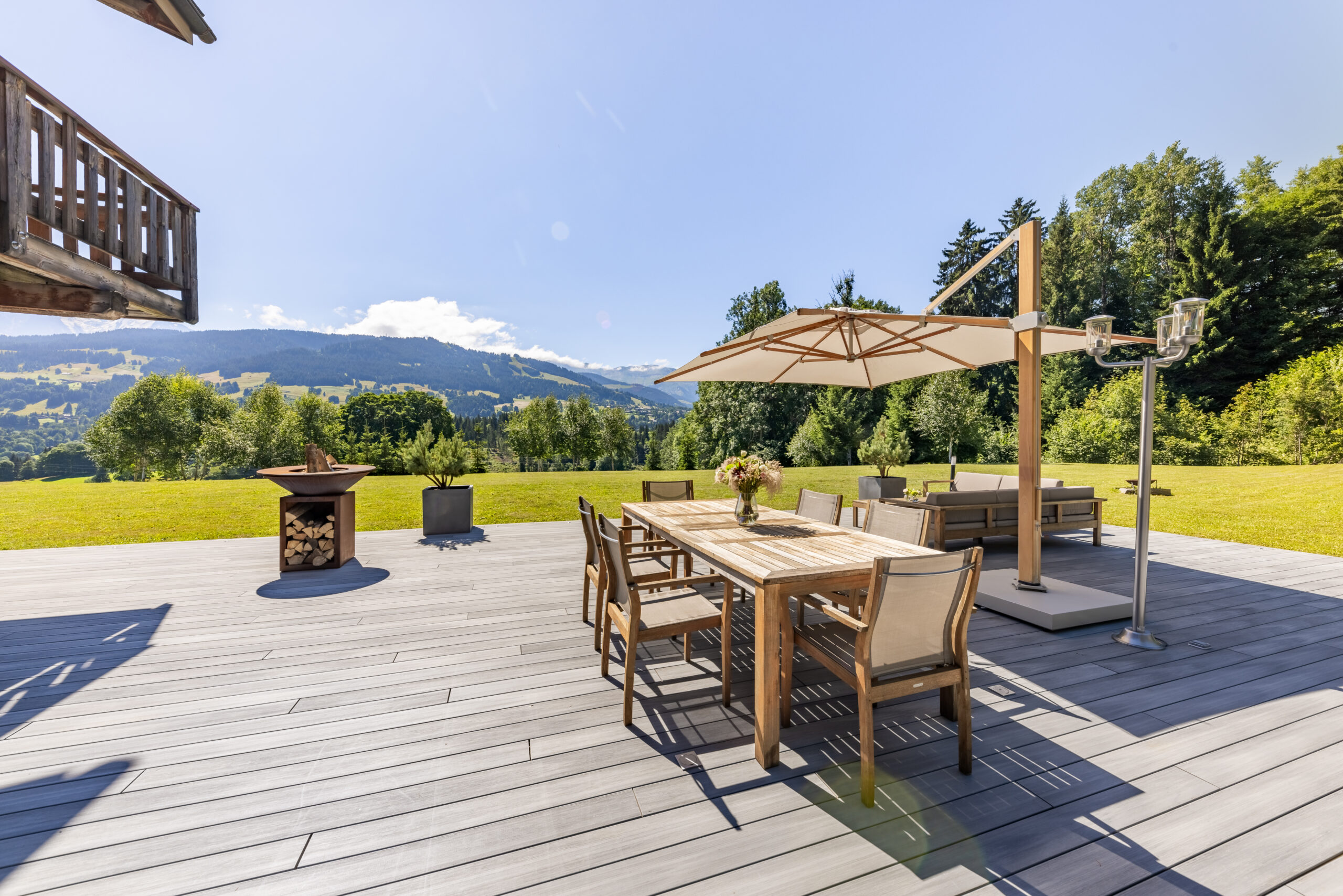 chalet-deuce-outdoor-terrace-summer-garden-mountainview-luxury-alpine-living-megeve