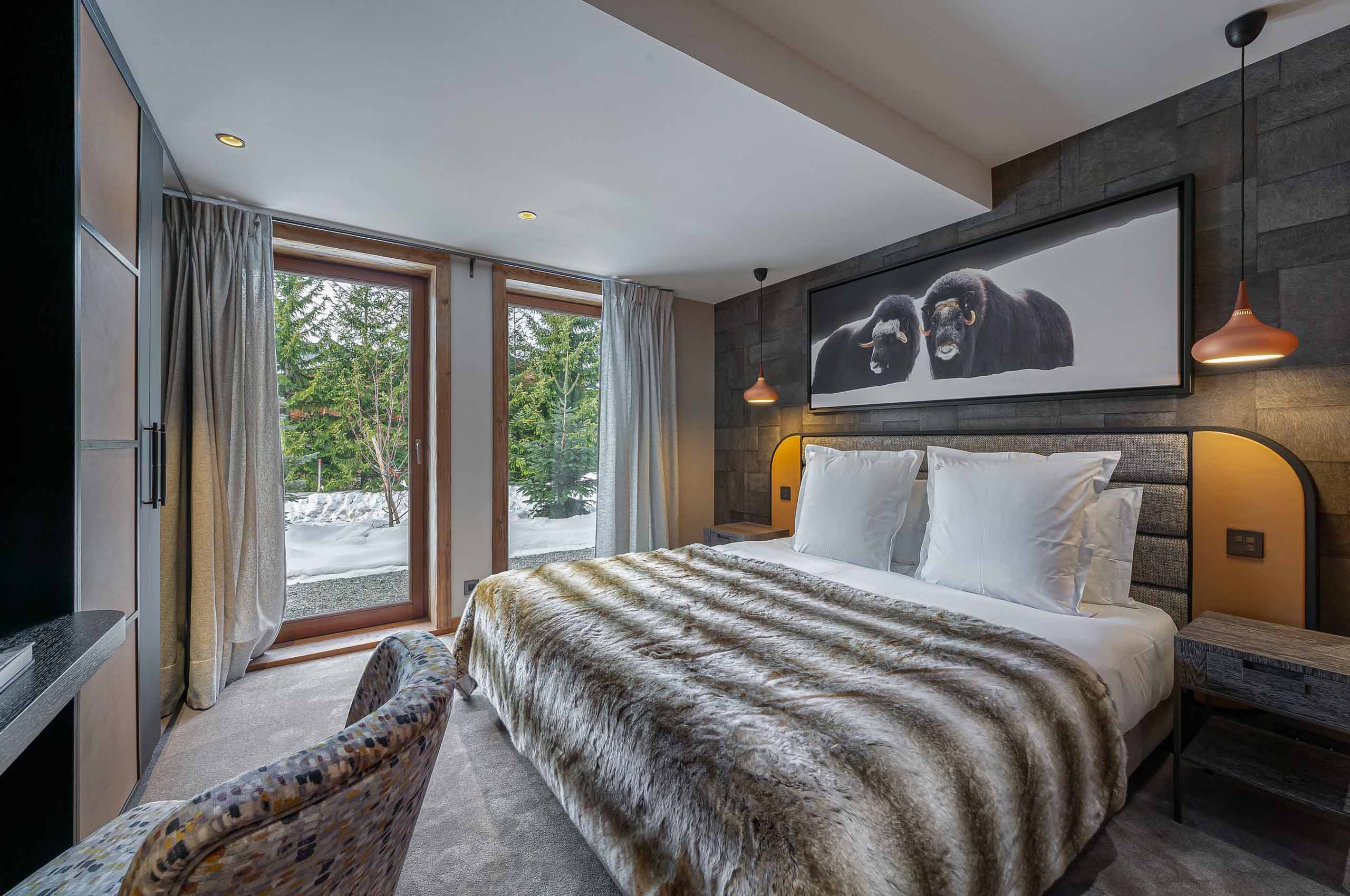 chalet-diane-bedroom-artwork-modern-alpine-interior-megeve-luxury