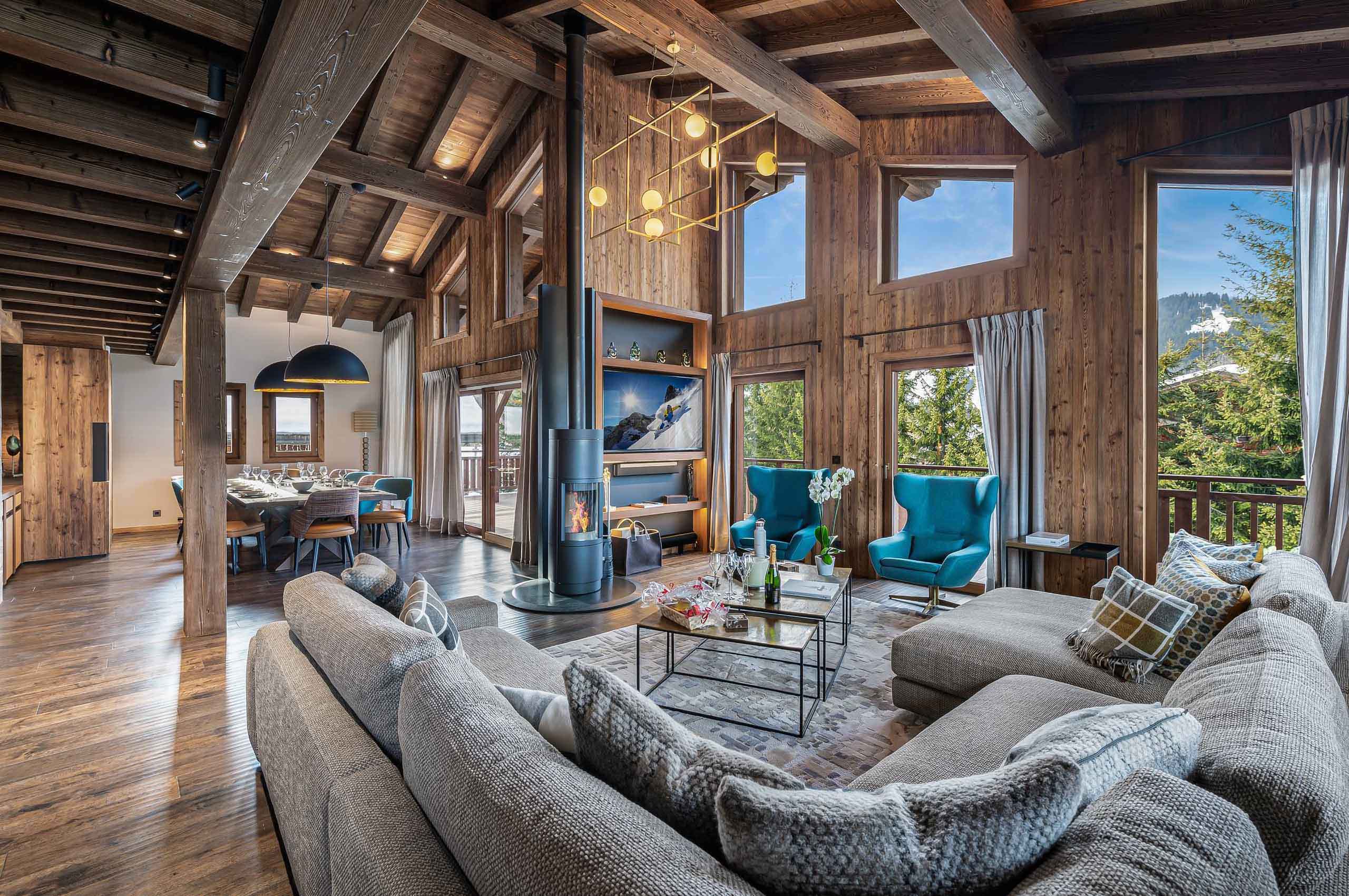 chalet-diane-mainpage-livingroom-luxury-elegant-alpine-interior-mountainview-megeve