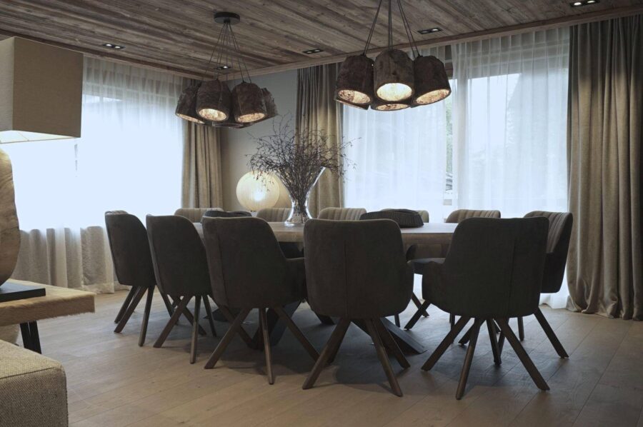 chalet-kelise-diningroom-elegant-modern-interior-luxury-alpine-design-megeve