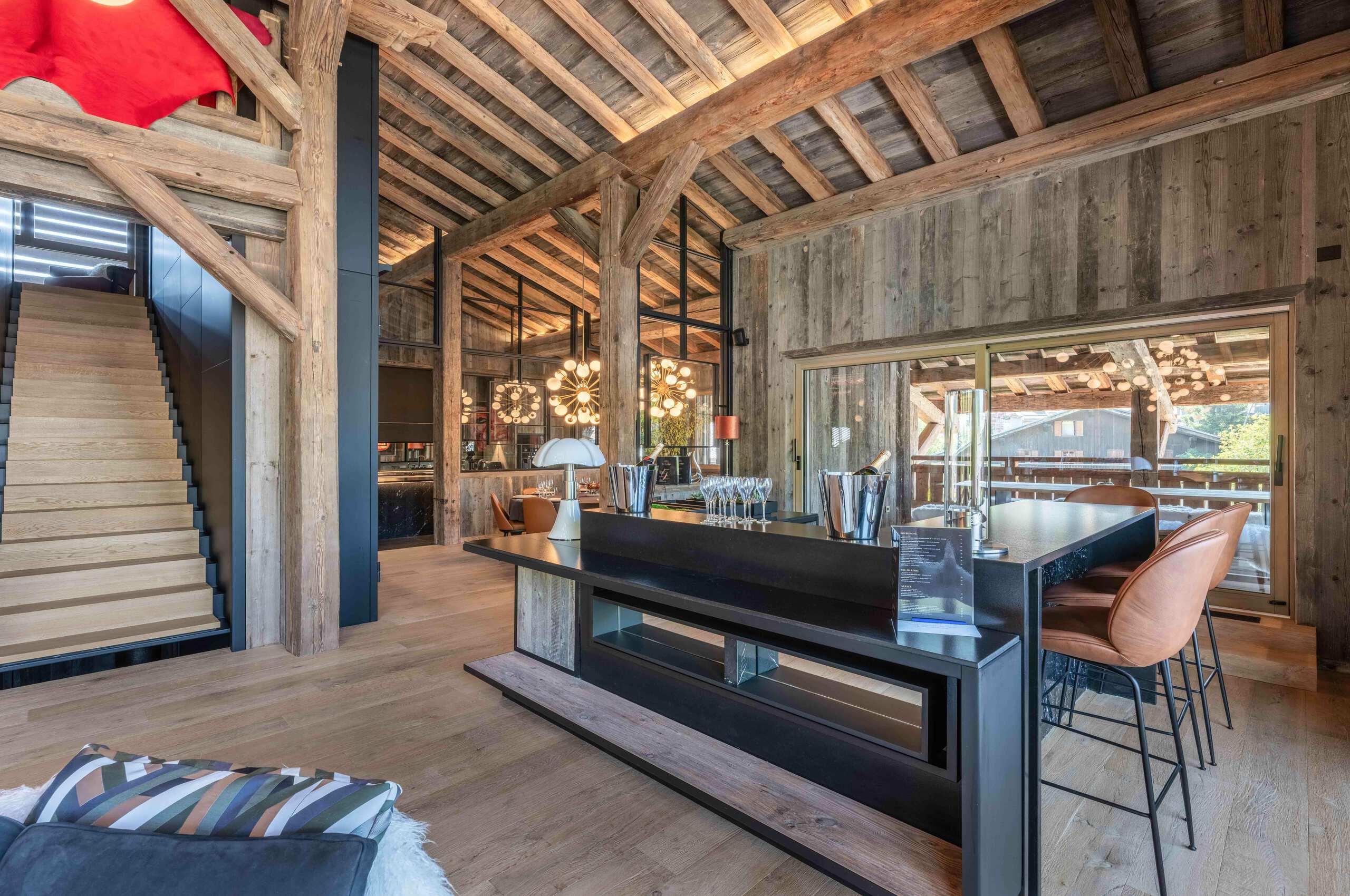 chalet-leia-bar-livingarea-openplan-entertainment-hosting-luxury-lifestyle-megeve