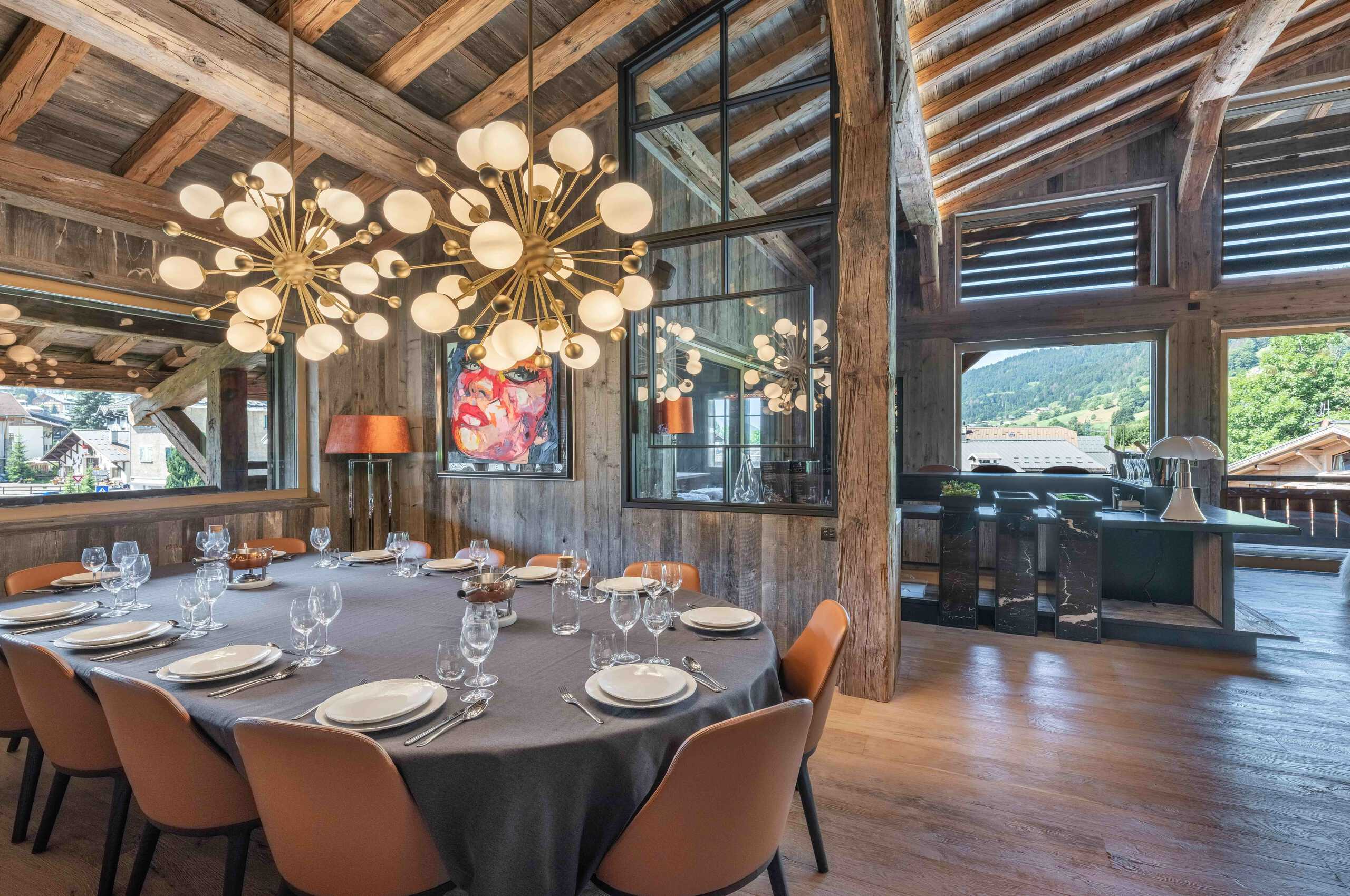 chalet-leia-diningroom-elegant-modern-bespoke-design-mountainviews-luxury-living-megeve