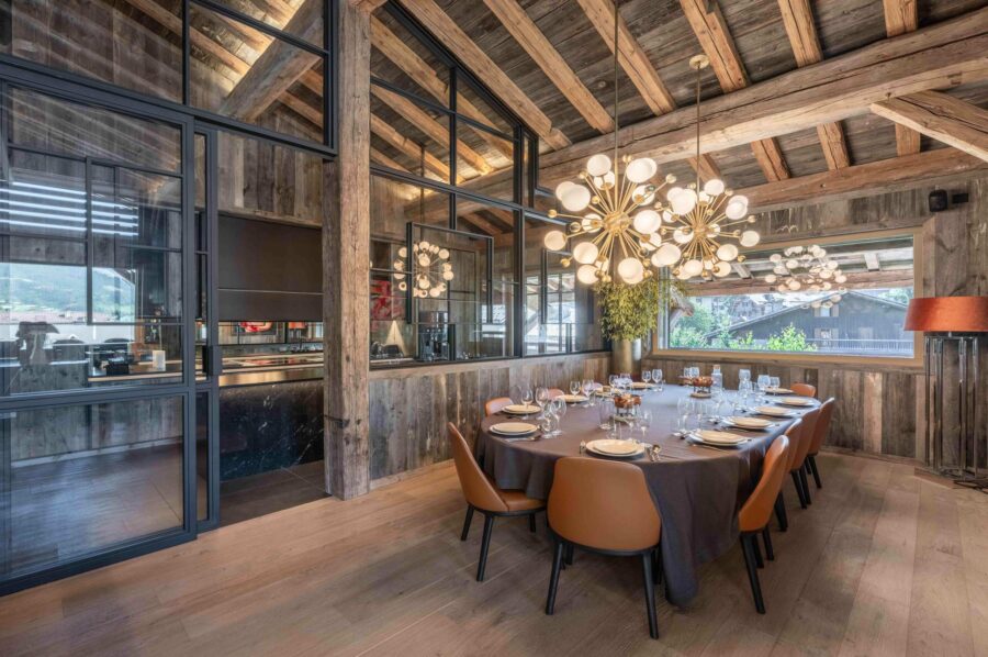 chalet-leia-diningroom-kitchen-openplan-modern-sleek-elegant-luxury-design-megeve