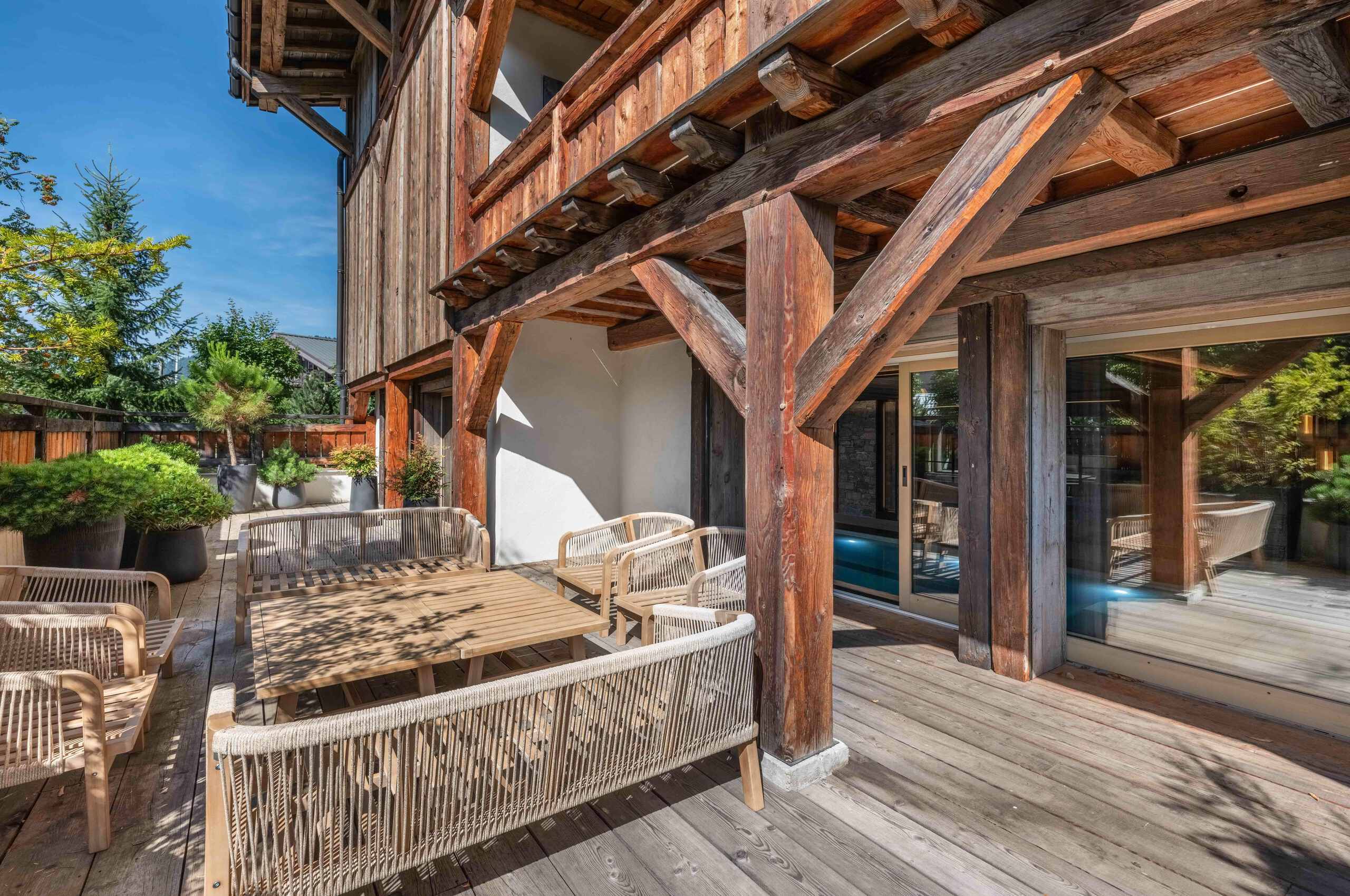 chalet-leia-outdoor-terrace-seating-summer-luxury-alpine-rental-retreat-megeve