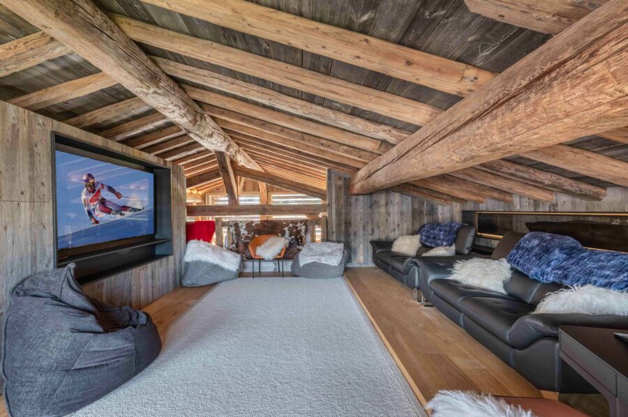 chalet-leia-tv-room-cinema-lounge-cosy-entertainment-luxury-design-megeve