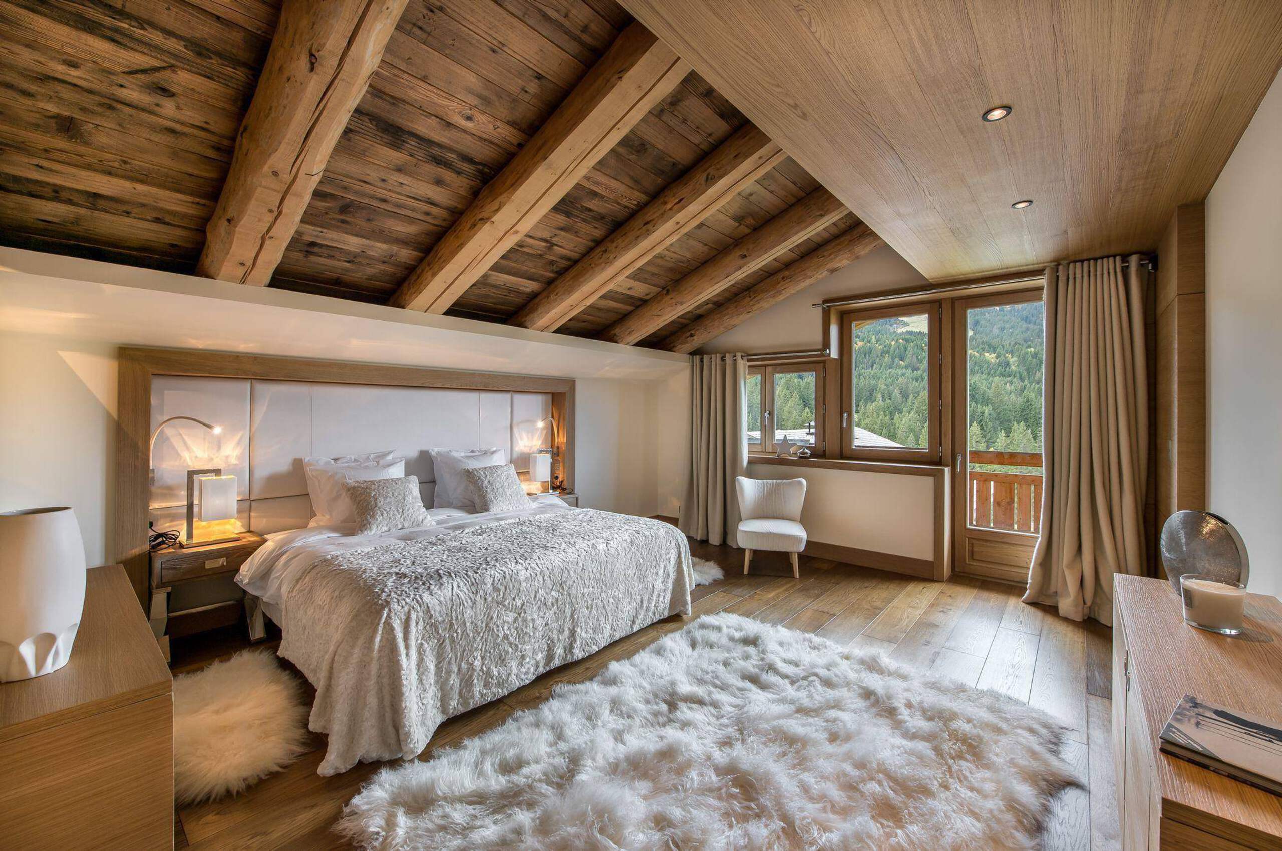 chalet-malorie-bedroom-mountainviews-spacious-modern-elegant-alpine-luxury-interiordesign-megeve