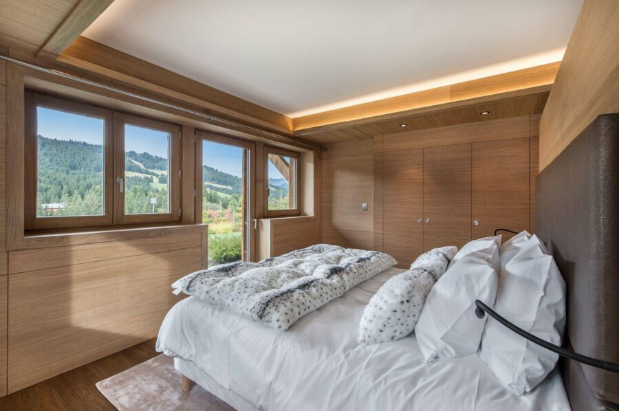chalet-malorie-bedroom-scenicviews-modern-elegant-alpine-desigb-luxury-property-megeve