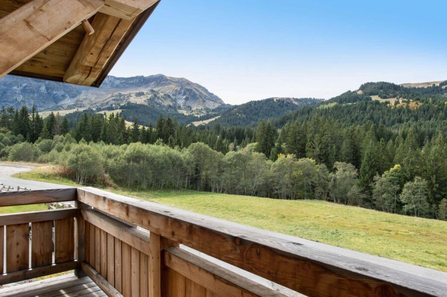 chalet-malorie-exterior-balcony-mountainviews-natural-beauty-primelocation-luxury-rental-property-megeve