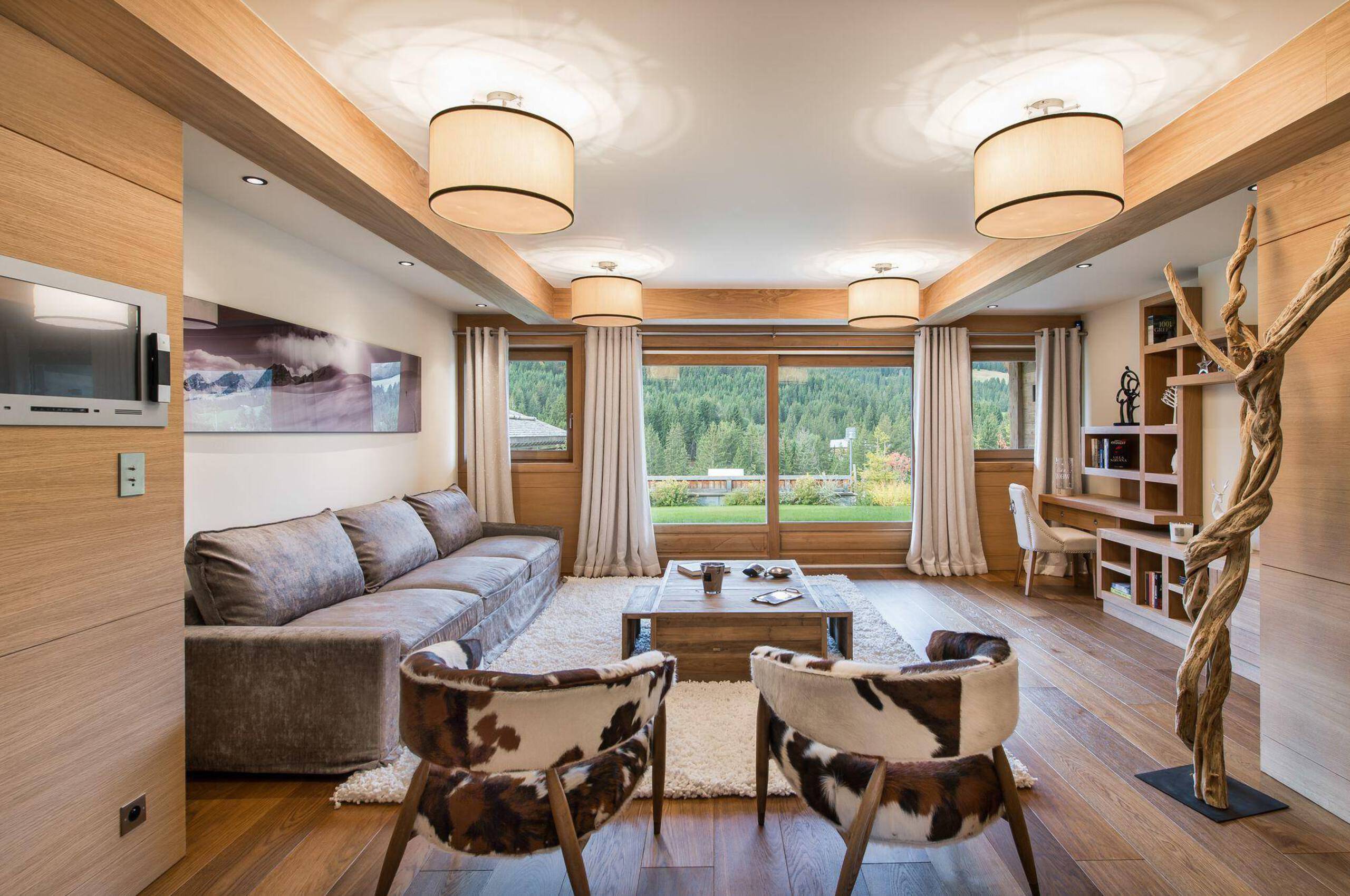 chalet-malorie-livingroom-lounge-scenicviews-unique-interiors-luxury-rental-retreat-megeve