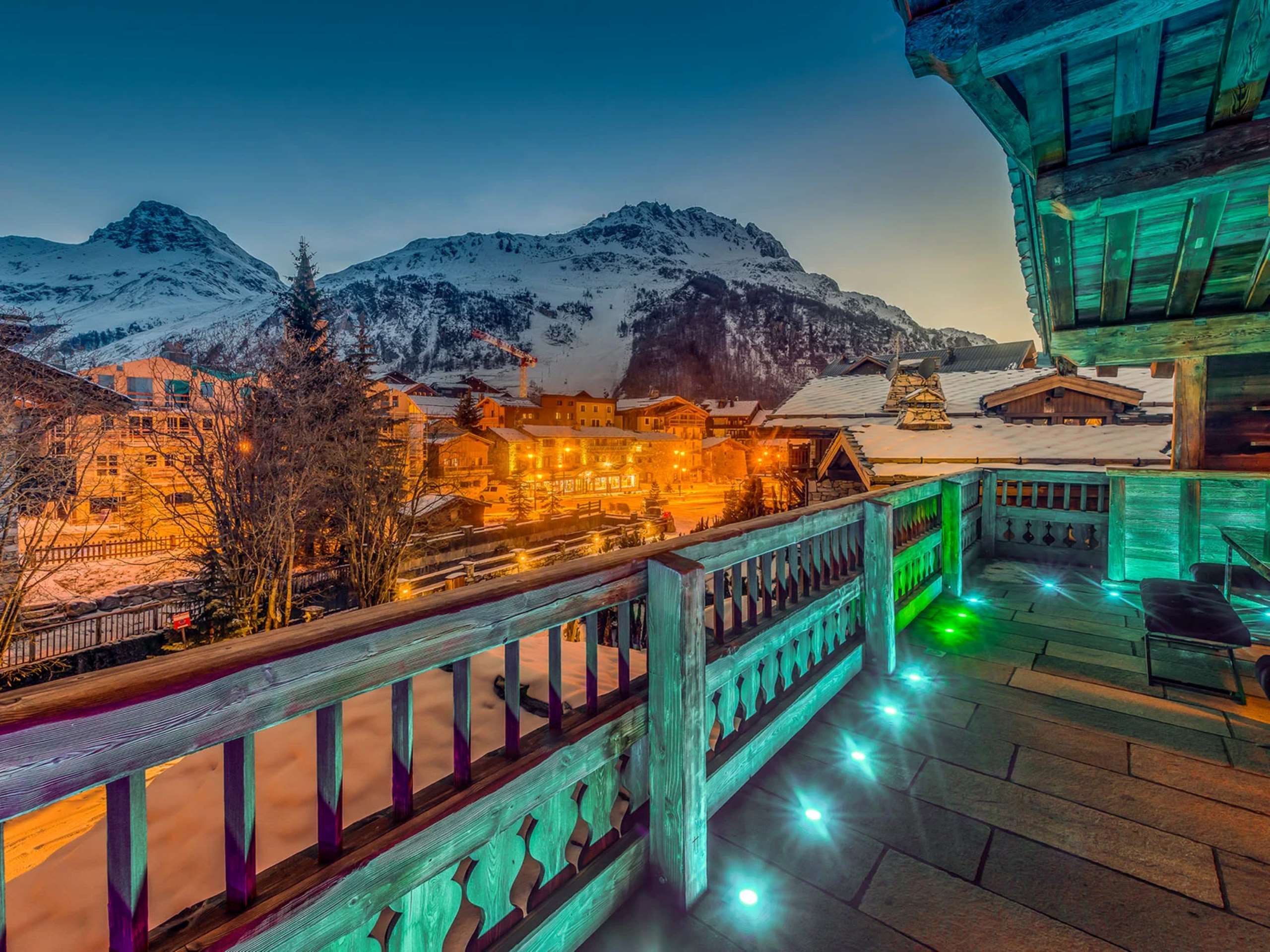 chalet-margot-balcony-night-exterior-mountain-view-luxury-rental-retreat-vald'isere