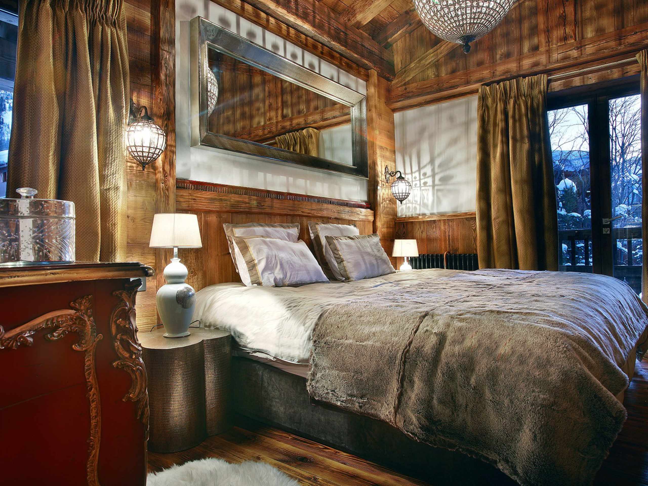 chalet-margot-bedroom-cosy-traditional-alpine-design-luxury-vald'isere