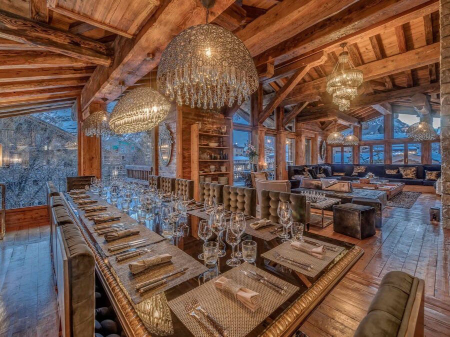 chalet-margot-diningroom-openplan-spacious-elegant-modern-alpine-chic-interiordesign-luxury-vald'isere