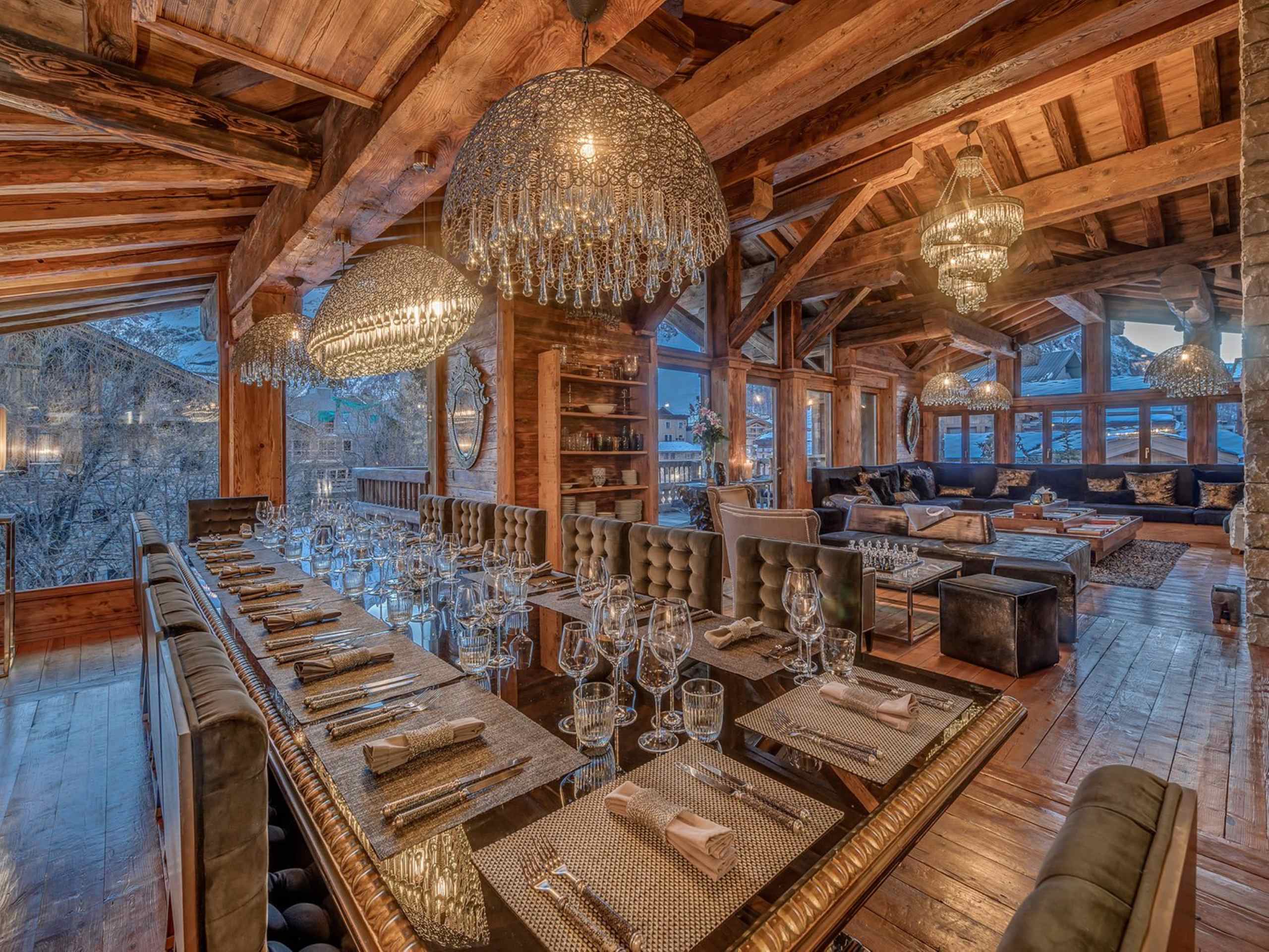 chalet-margot-diningroom-openplan-spacious-elegant-modern-alpine-chic-interiordesign-luxury-vald'isere