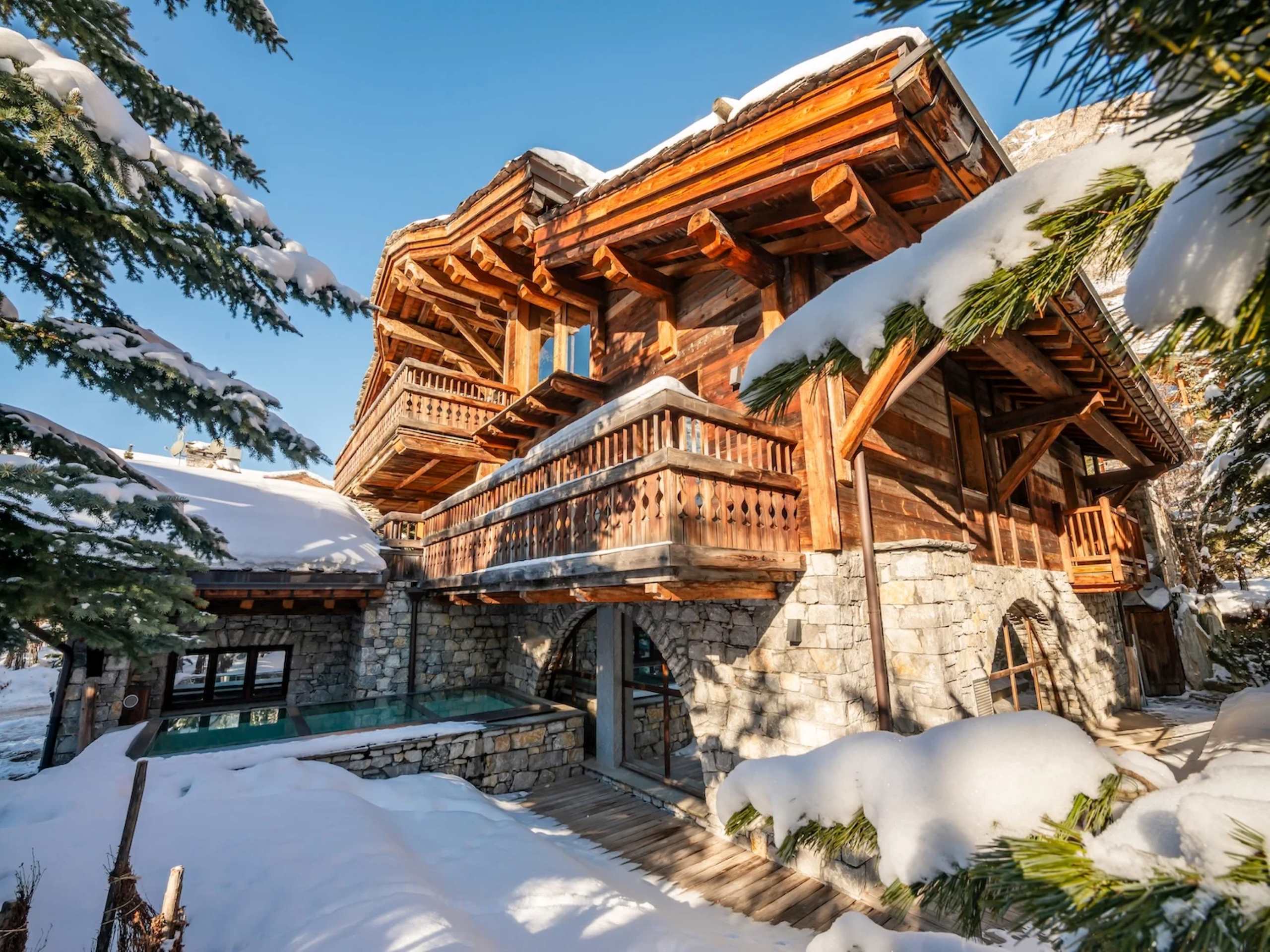 chalet-margot-exterior-daytime-snow-luxury-rental-retreat-vald'isere