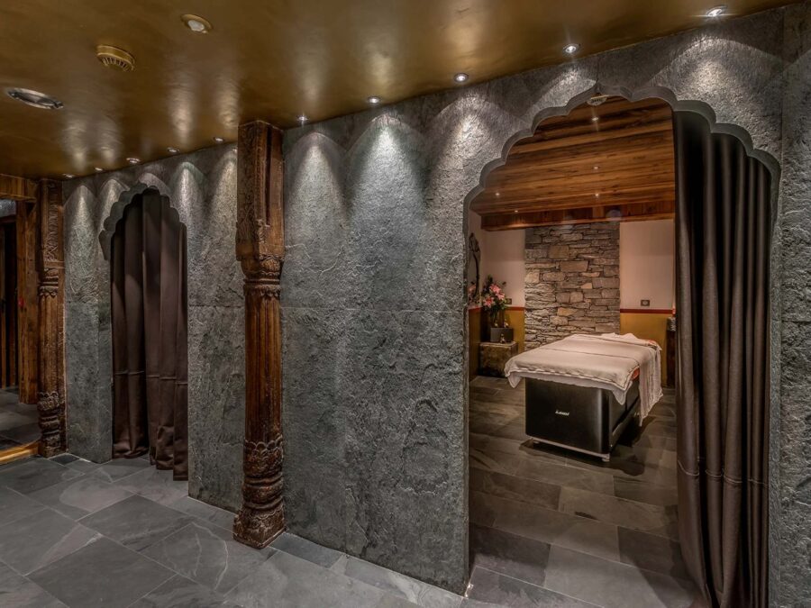 chalet-margot-massageroom-spa-wellness-relaxation-luxury-vald'isere