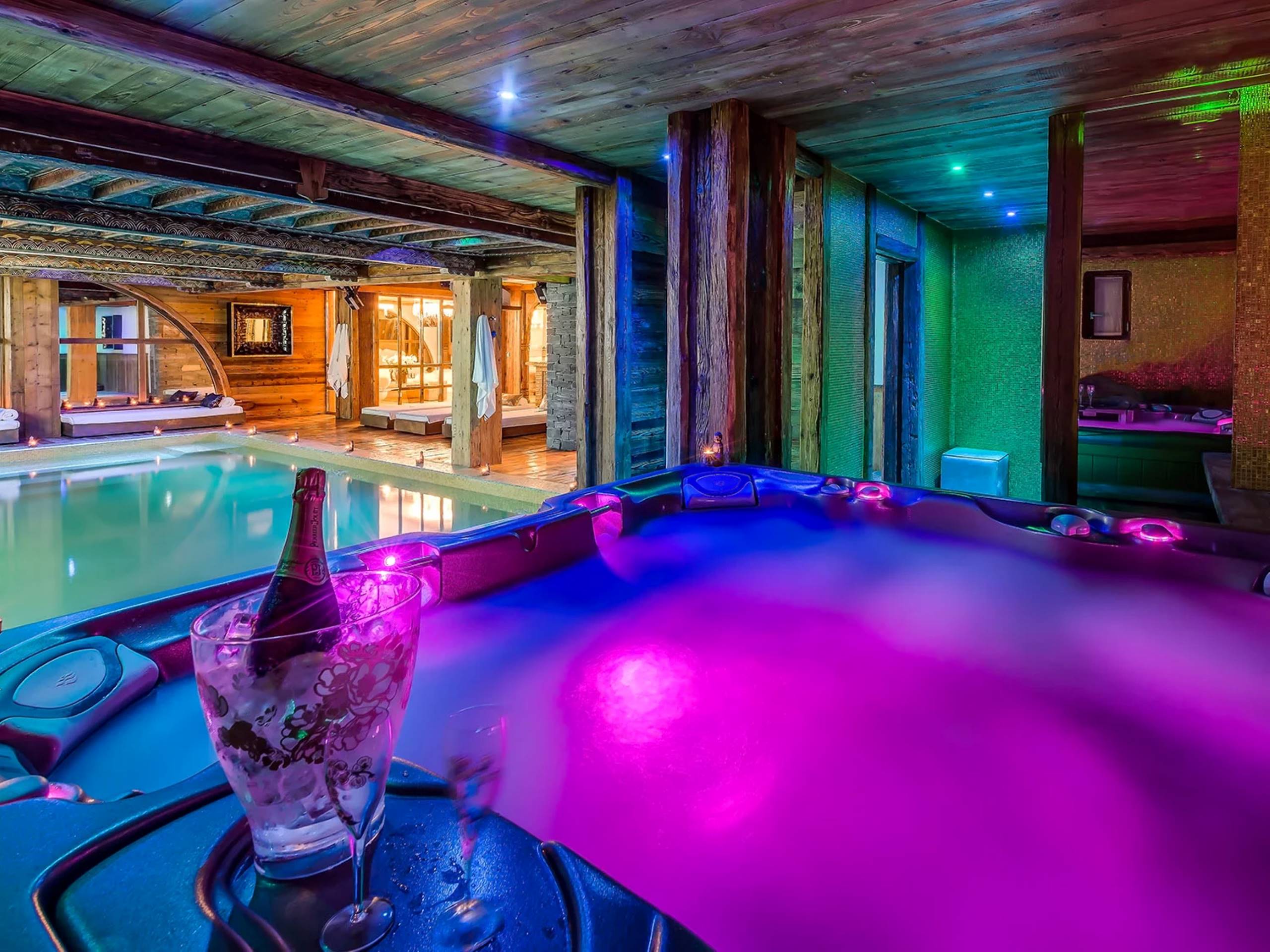chalet-margot-spa-wellness-hottub-indoorpool-relaxation-luxury-vald'isere