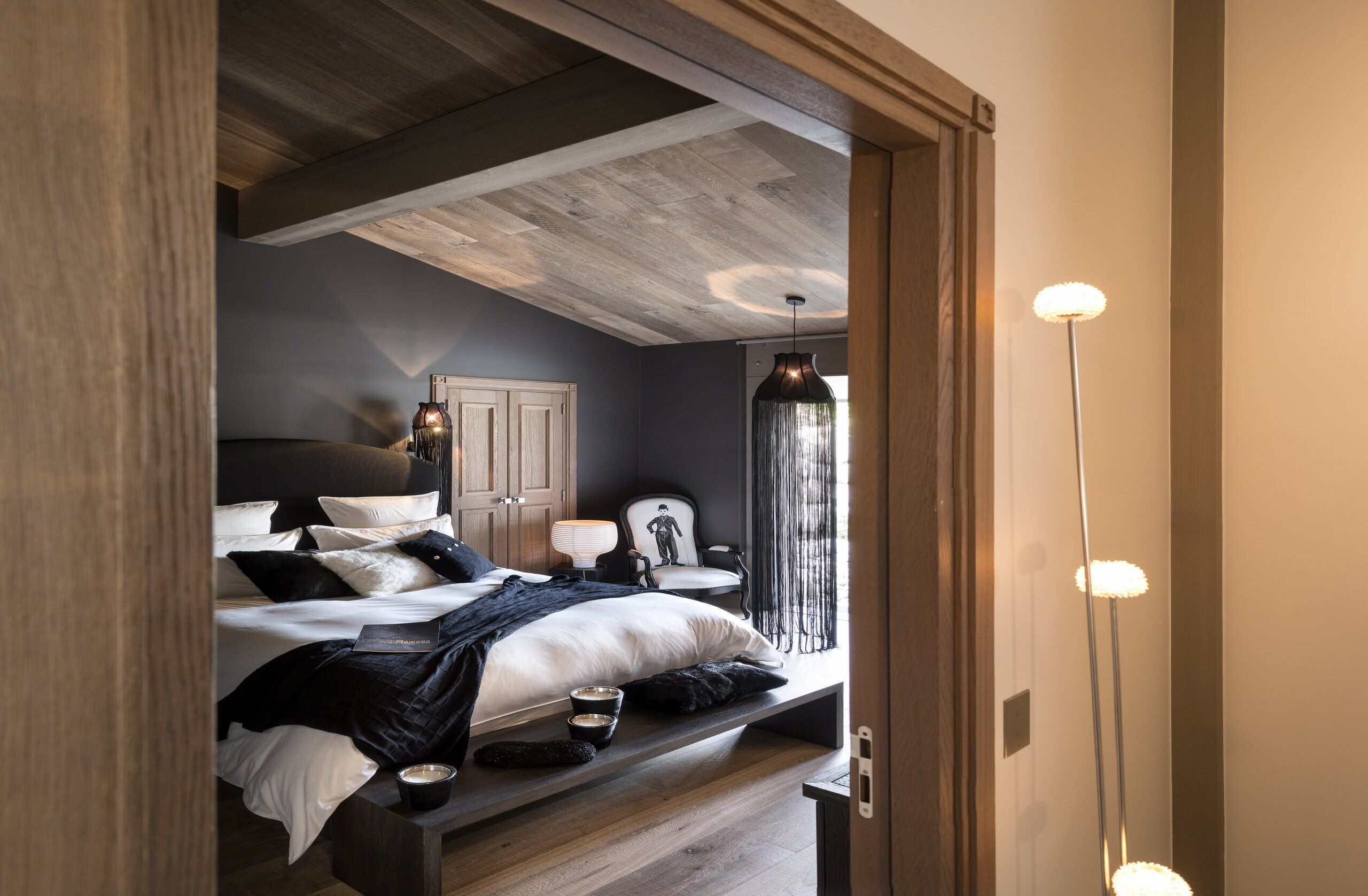 chalet-marianne-bedroom-stylish-elegant-alpine-design-luxury-megeve