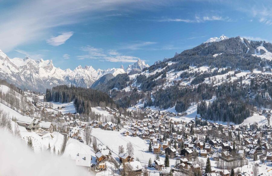 chalet-marianne-exterior-winter-mountain-views-alpine-luxury-rental-retreat-megeve