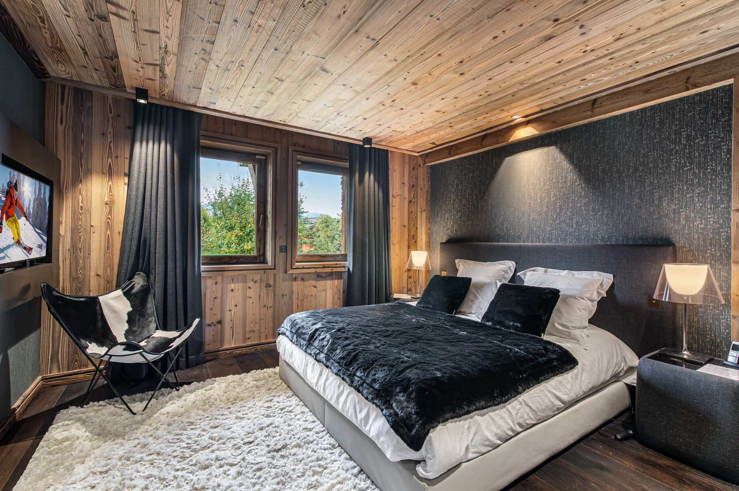 chalet-olga-bathroom-tv-scenicviews-stylish-modern-alpine-design-luxury-rental-megeve