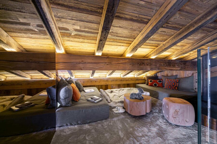 chalet-olga-snug-cosy-corner-reading-nook-family-friendly-luxury-alpine-design-megeve