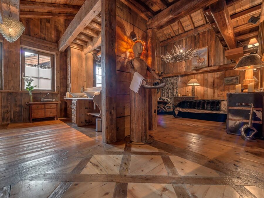 chalet-rivka-ensuite-bathroom-openplan-traditional-alpine-design-vald'isere